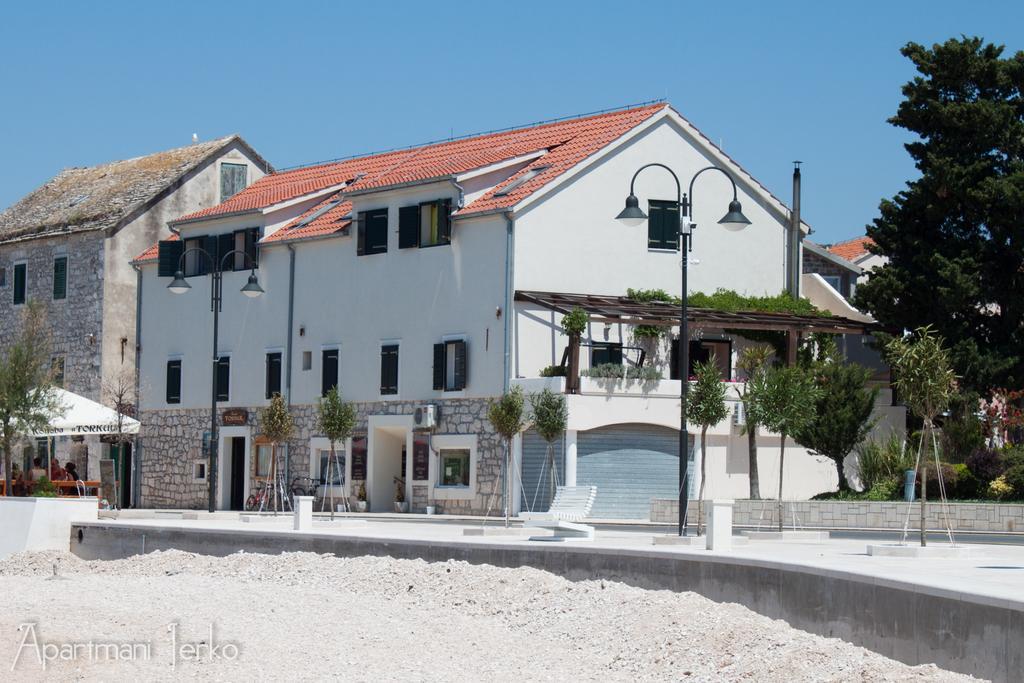 Apartments Jerko Примоштен Экстерьер фото