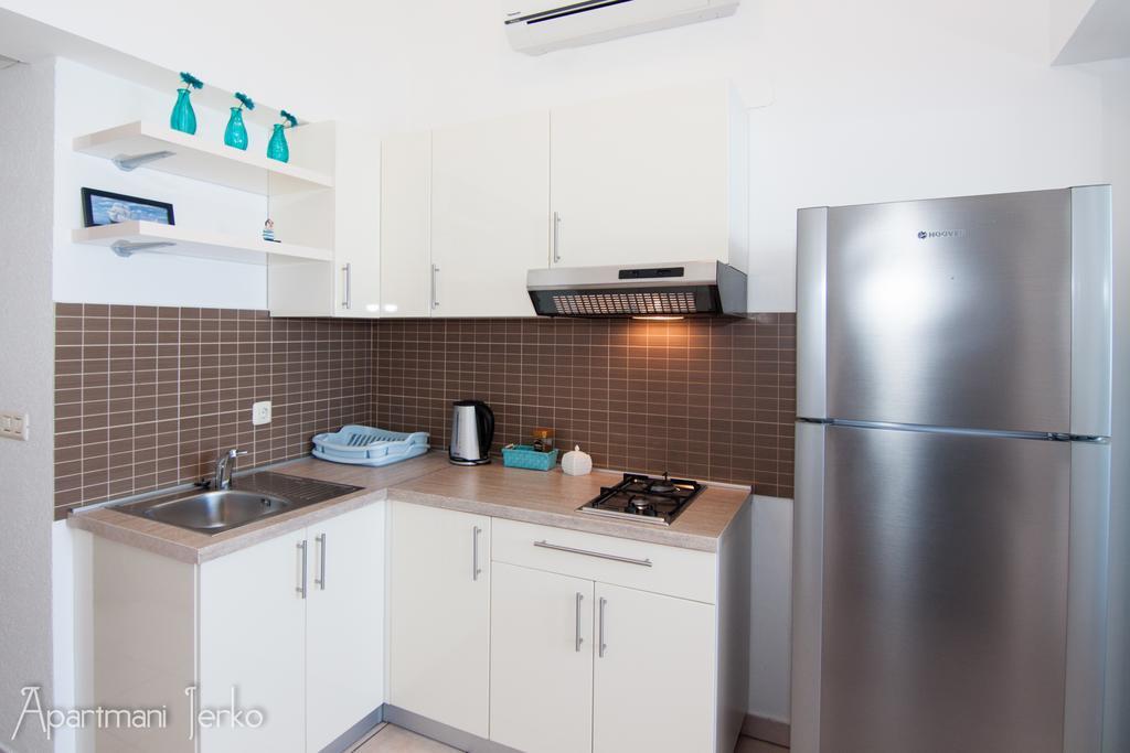 Apartments Jerko Примоштен Экстерьер фото