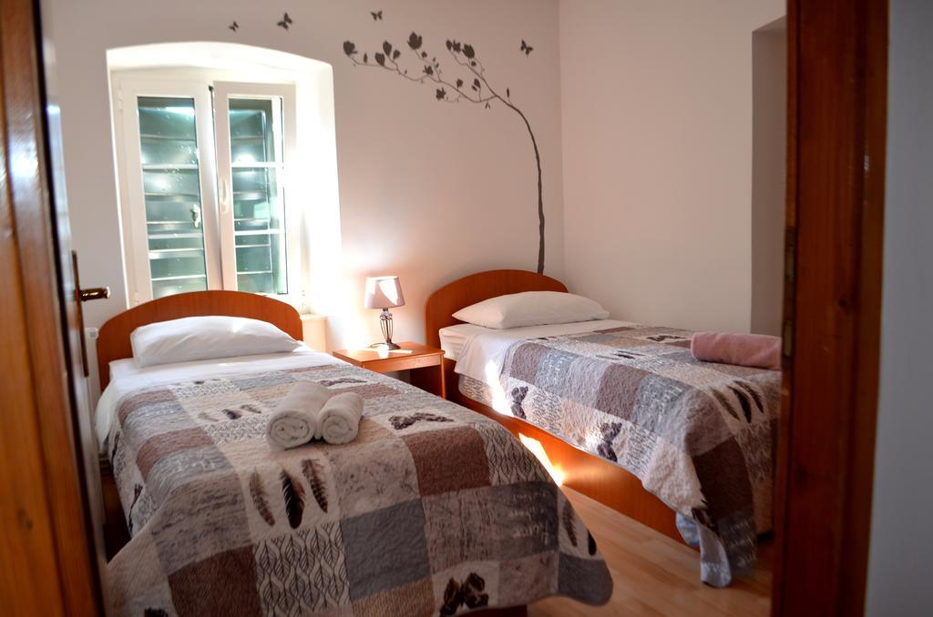 Apartments Jerko Примоштен Экстерьер фото