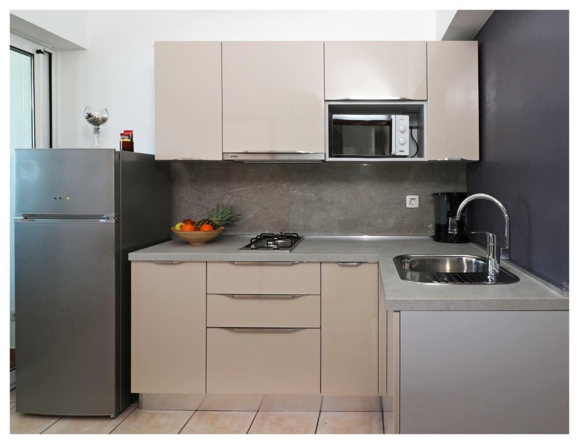 Apartments Jerko Примоштен Экстерьер фото